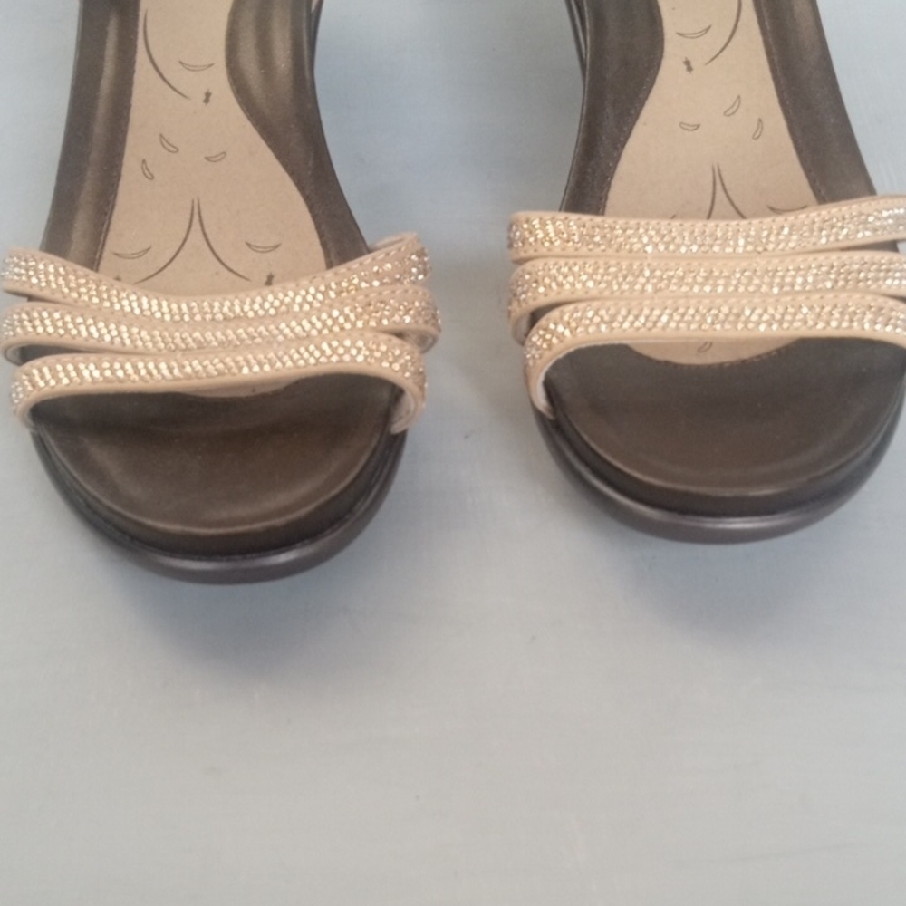 Abeo Women's Tan Strappy Rhinestone Sandals, Size 8 - Picture 9 of 11